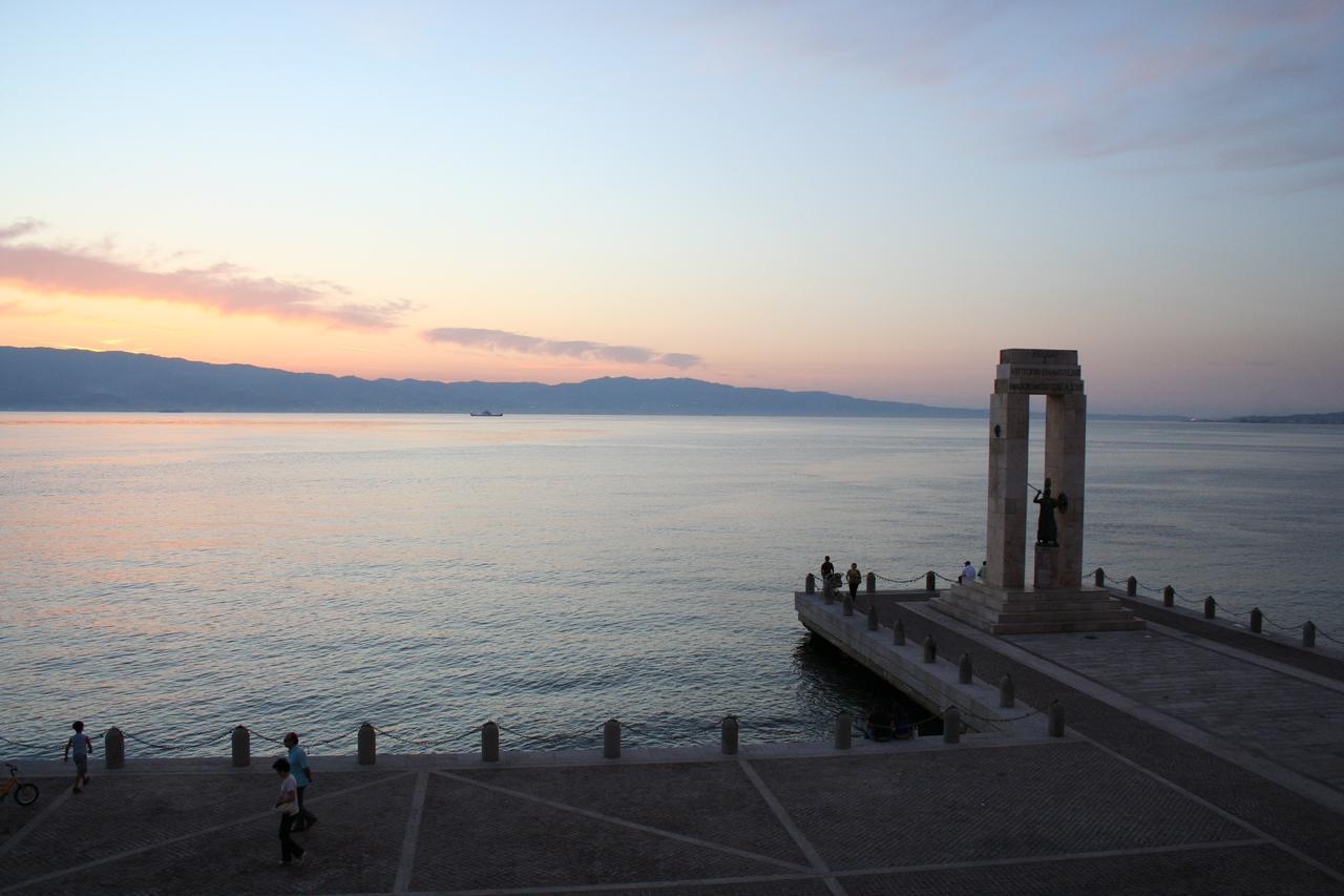 Deluxe B&B Centrocitta Reggio Calabria Esterno foto